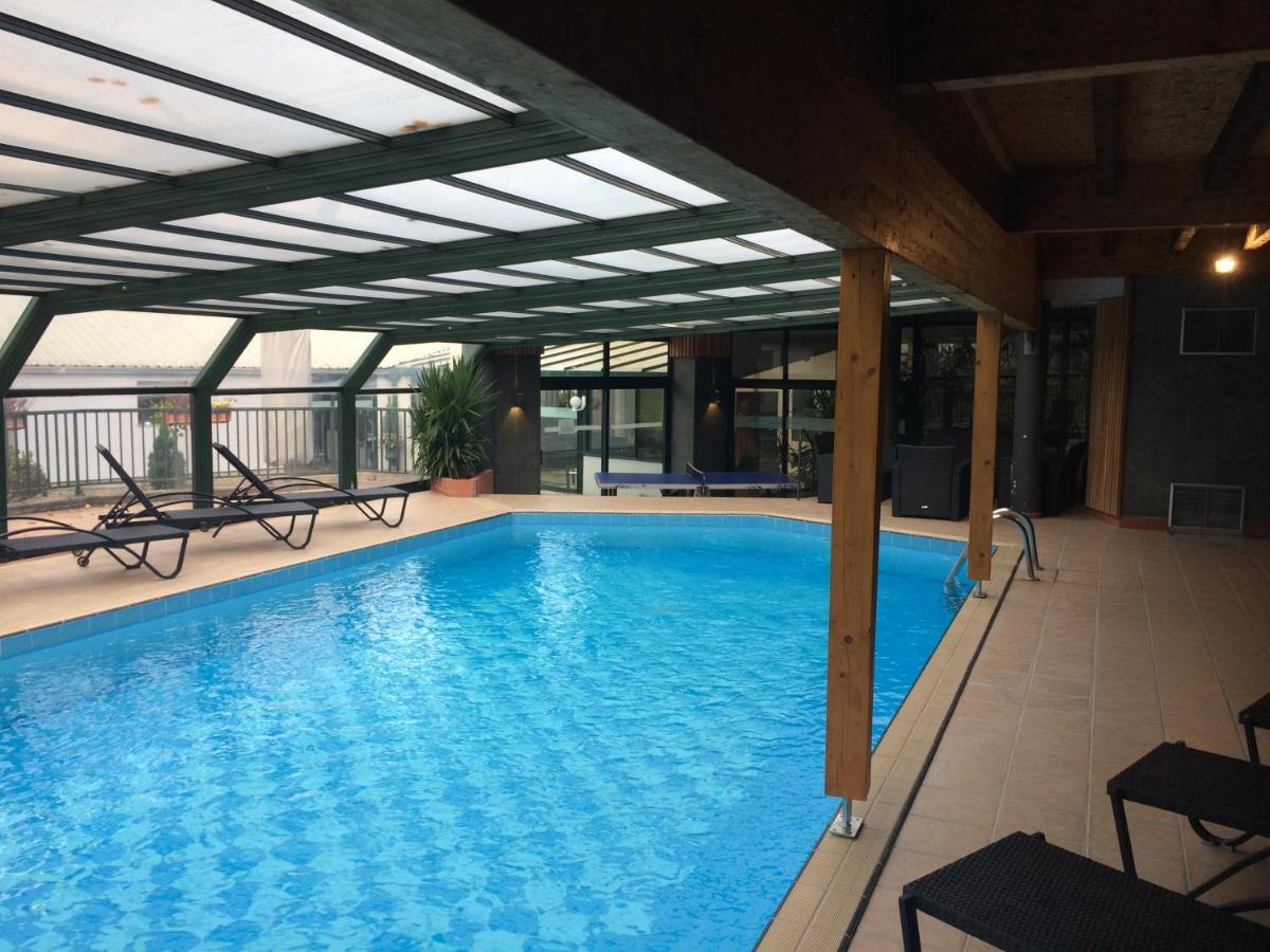 Logis La Residence Le Val-dʼAjol Εξωτερικό φωτογραφία